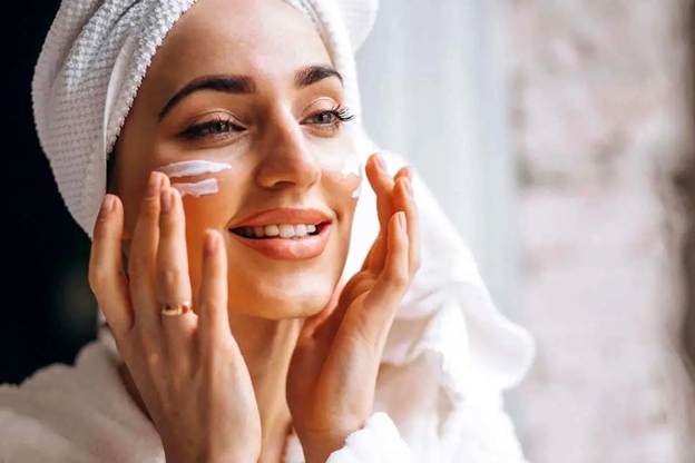 نحوه استفاده صحیح از کرم ترمیم کننده HL روی صورت